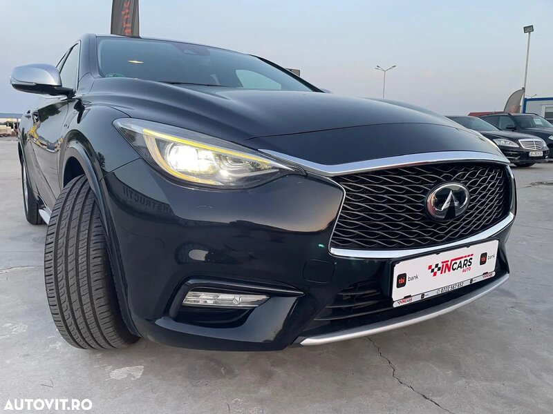 Infiniti Q30