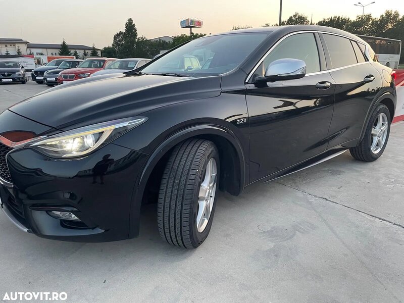 Infiniti Q30
