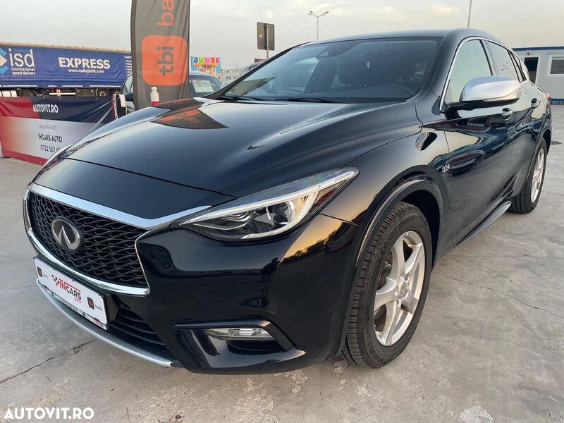 Infiniti Q30